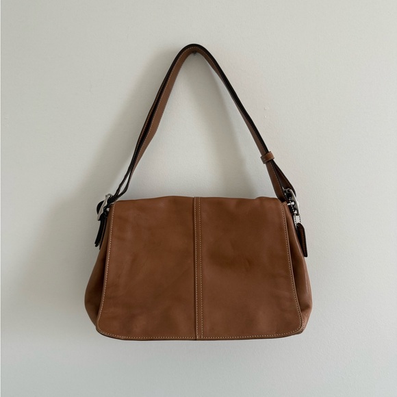 Coach Handbags - VINTAGE COACH Hampton Tan Leather Flap Shoulder/Crossbody Bag w/ Silver Hardware